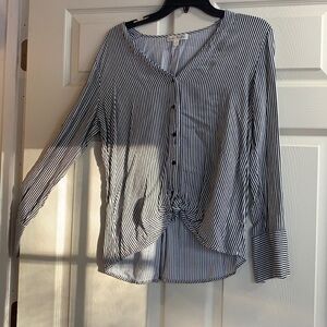NWOT Nine Britton Striped Button Down Tie Front Top 🦋